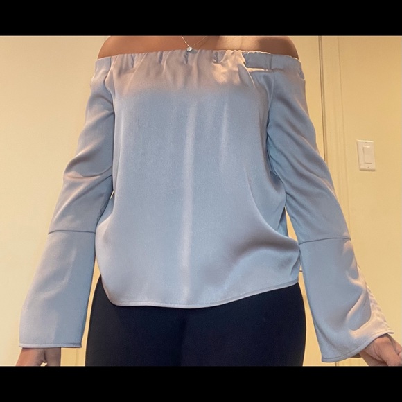 DYNAMITE cute shoulder top - Picture 3 of 3